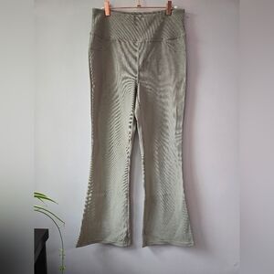 Zyia Active Ribbed High-Rise Flare Pants – Cream/Oatmeal